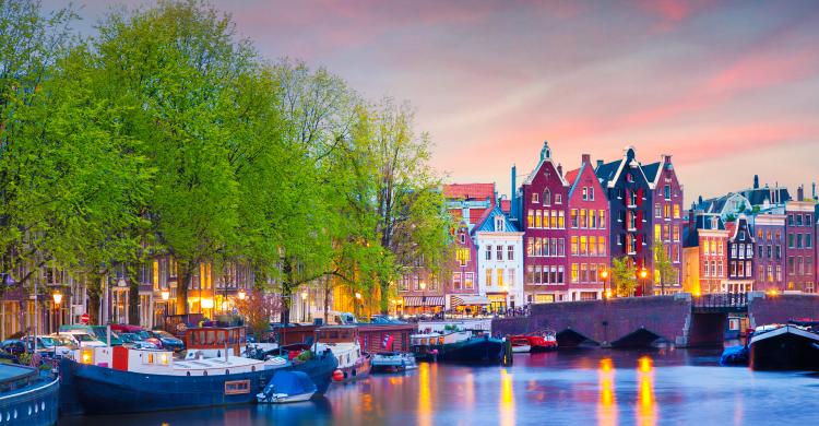 Ámsterdam vista desde uno de sus puentes