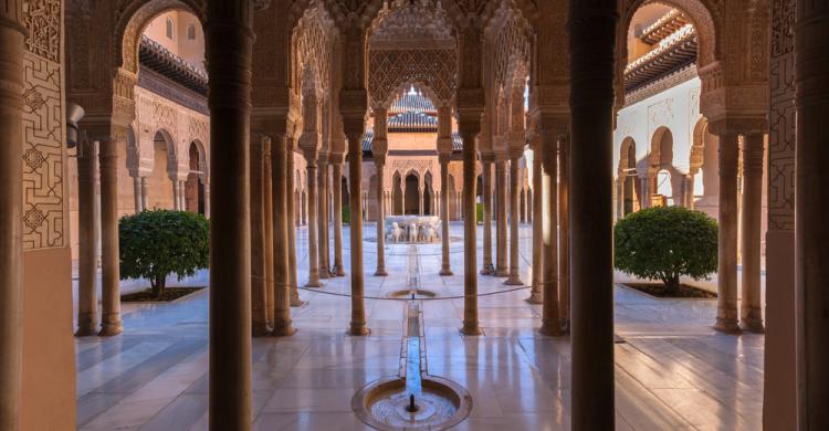 Arte islámico del interior de la Alhambra