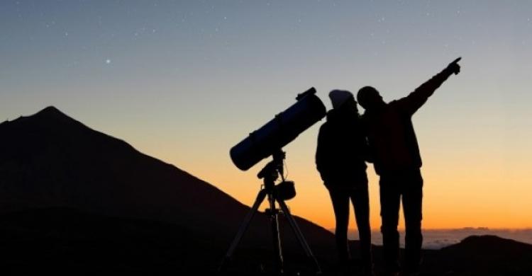 Uso de telescopio en el Observatorio del Teide