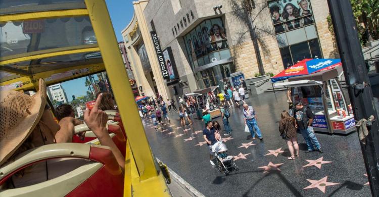 Recorre los principales atractivos de Los Ángeles en el autobús Hop On Hop Off