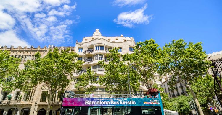Los sitios más emblemáticos de Barcelona en un confortable bus
