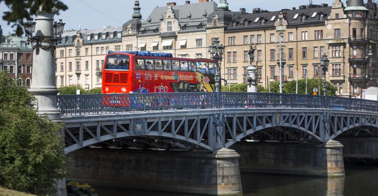 Autobús Hop-On Hop-Off incluido en la Stockholm Pass