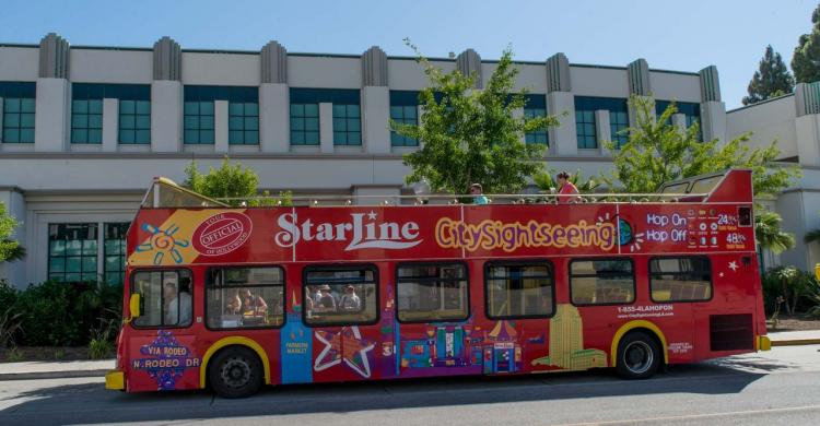 Autobús turístico de Los Ángeles con paradas libres y vistas panorámicas