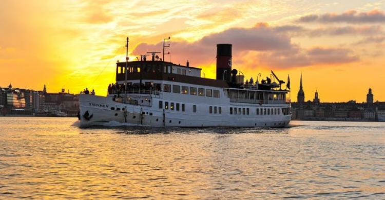 Barco con cena de lujo por el archipiélago de Estocolmo
