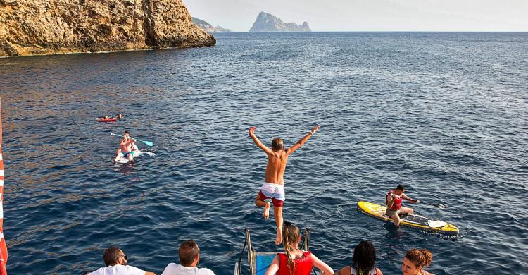 Excursión en barco por las calas más bonitas