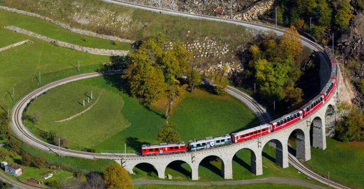 Bernina Express con paisajes impactantes durante todo el año