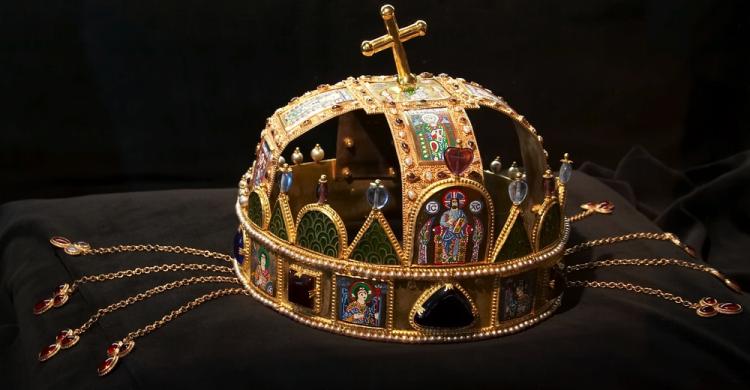 Corona de San Esteban