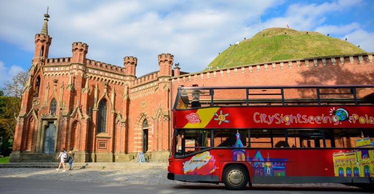 Autobús panorámico con paradas por el centro de la ciudad