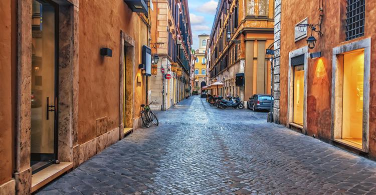 Callejón del centro histórico de Roma