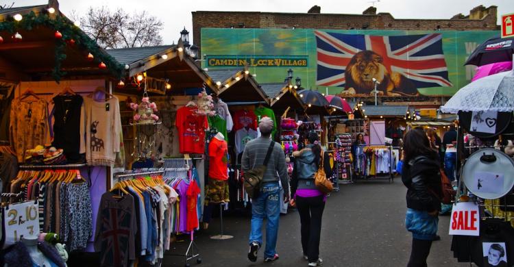 Tiendas en el Mercado de Camden