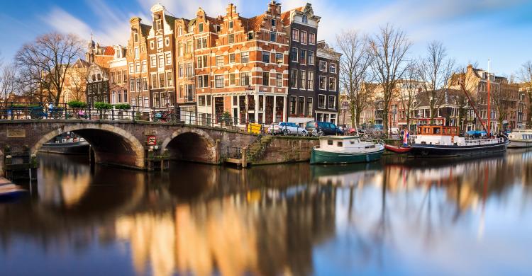 Canales y casas típicas de Ámsterdam