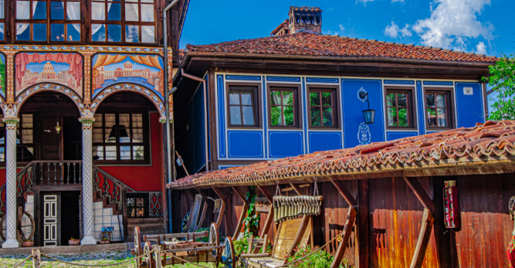 Coloridas casas de Koprivshtitsa