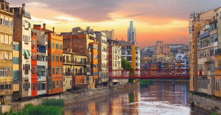 Casas colgantes de Girona sobre el río Onyar