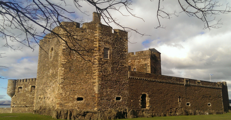 Castillo Blackness, en la serie fue el cuartel general de Black Jack Randall