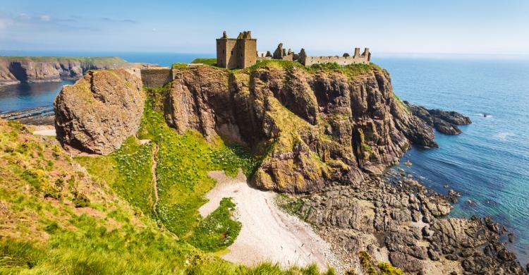 Castillo de Dunnottar sobre los acantilados