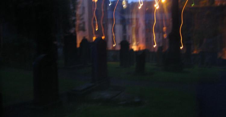 Cementerio de Edimburgo de noche