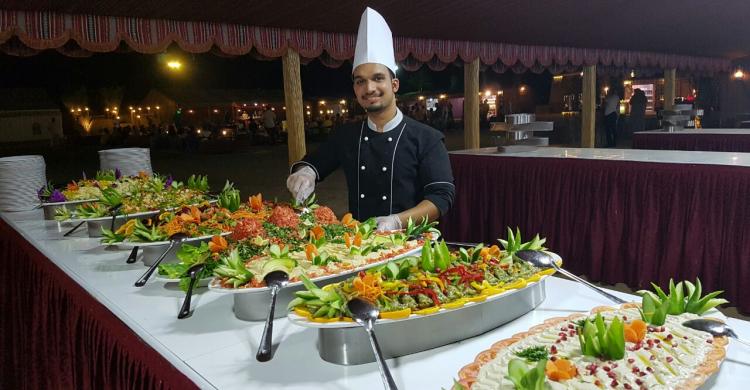 Parte de la cena en el Safari