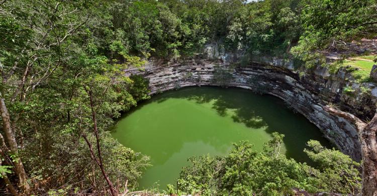 Cenote Sagrado de Chichén Itzá