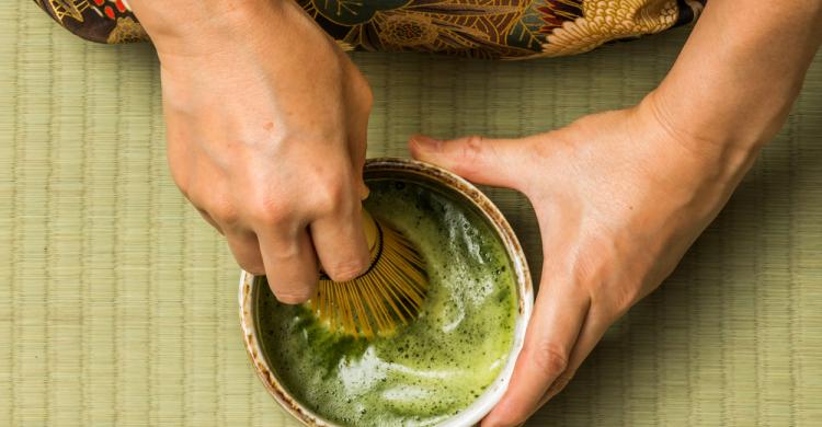 Preparación del té matcha