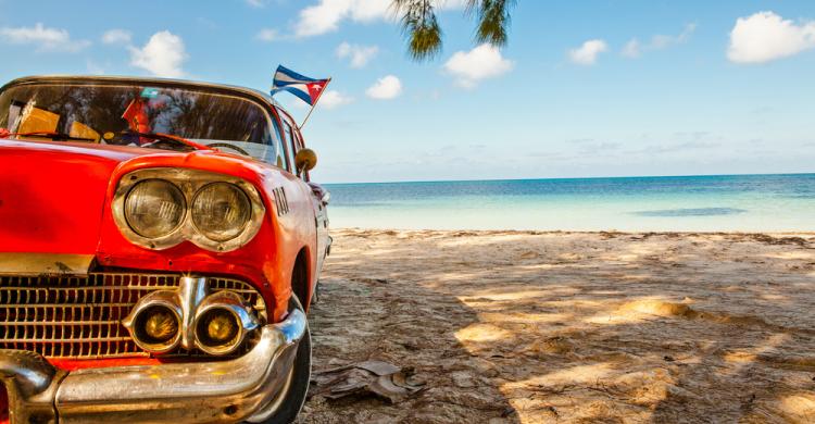 Excursión en coche clásico a la playa de Varadero