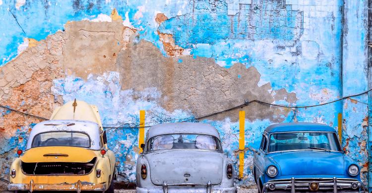 Coches clásicos en La Habana