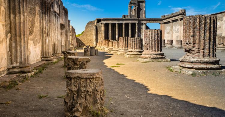 Restos de columnas romanas en Pompeya