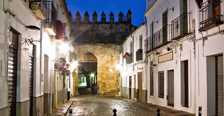 Callejón de la Judería de noche