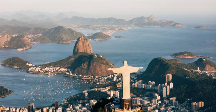 Cristo Redentor sobre la bahía de Guanabara