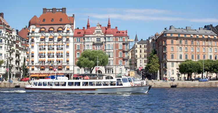 Barco de Estocolmo a Fjäderholmarna