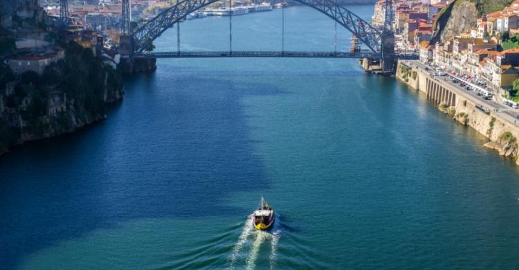 Puentes de Oporto en rabelo