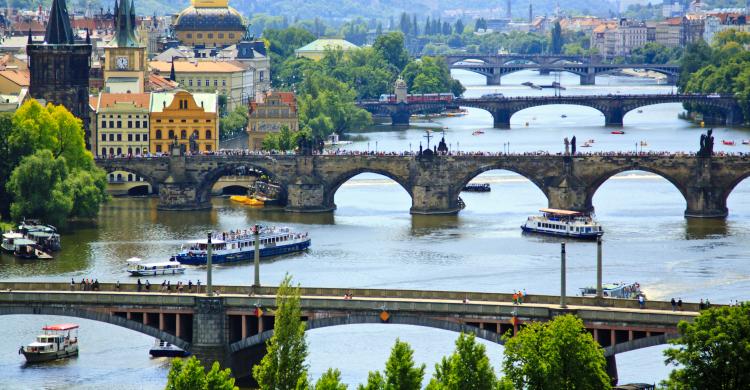 Río Moldava y los puentes de Praga