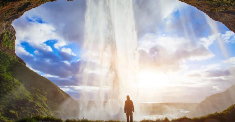 Cueva de la cascada Seljalandsfoss