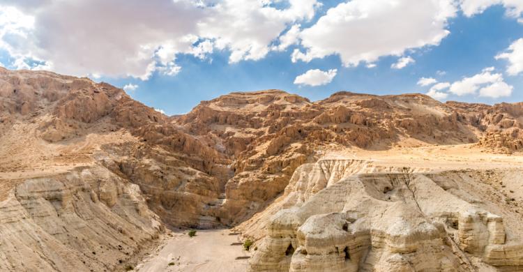 Cuevas del desierto de Qumran