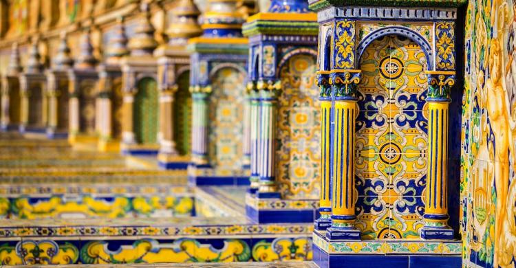 Detalles de los azulejos en Plaza España