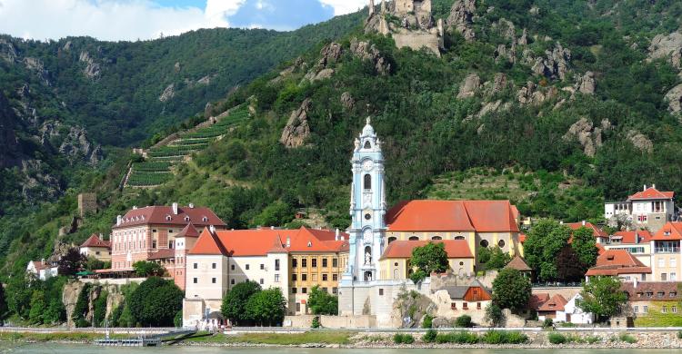 Vistas de Dürnstein desde el Danubio