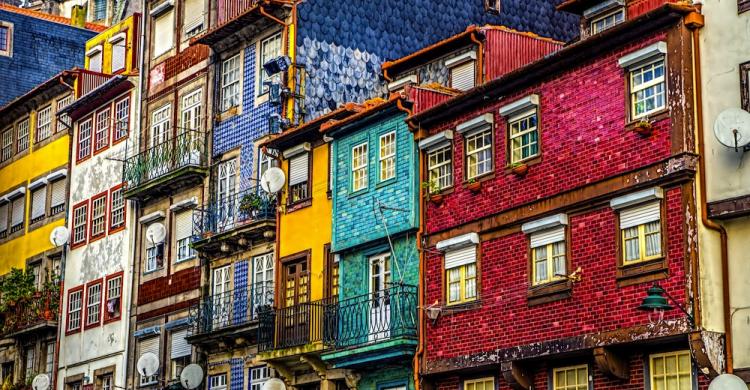 Edificios coloridos típicos de Oporto