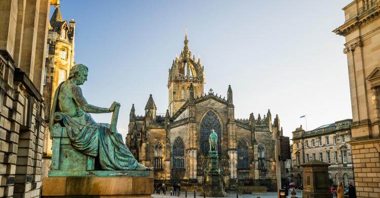 Catedral de Edimburgo desde la Royal Mile