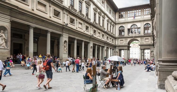 Entrada a la Galería de los Uffizi