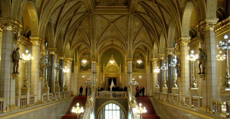 Entrada del Parlamento de Hungría