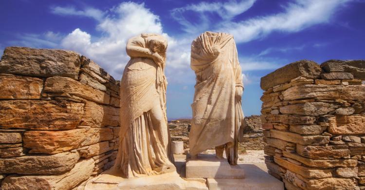 Escultura de Cleopatra y Dioscorides en Delos