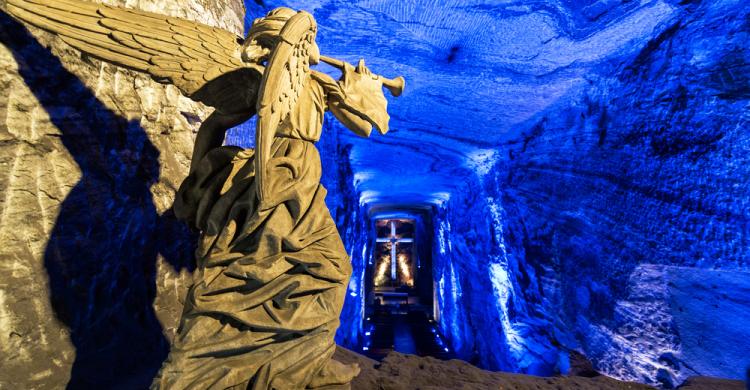 Escultura de mármol en la Catedral de Sal