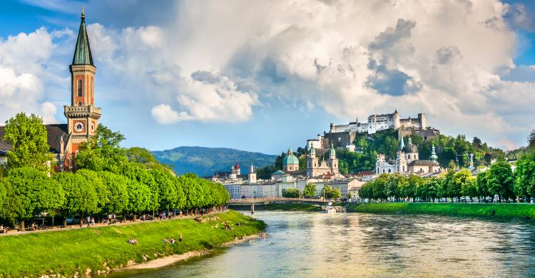Vistas de Salzburgo desde el Río Salzach