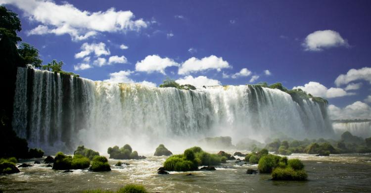 Conoce algunos de los saltos más impresionantes del Iguazú