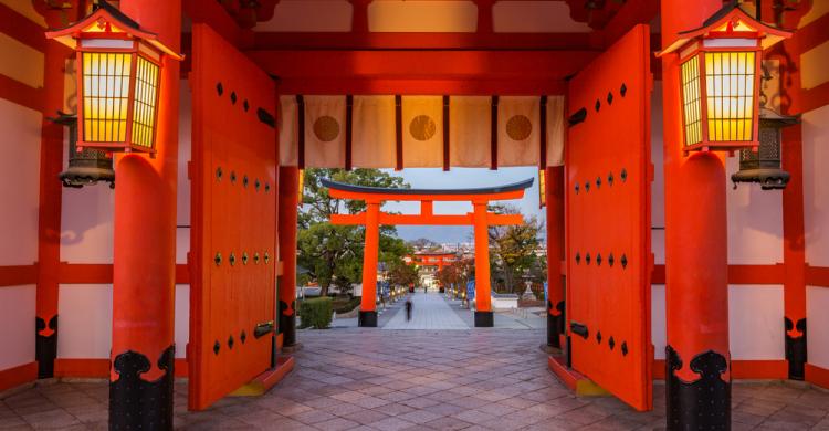 Puerta principal del Santuario Fushimi Inari-Taisha