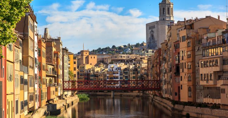 Girona sobre el río Oñar