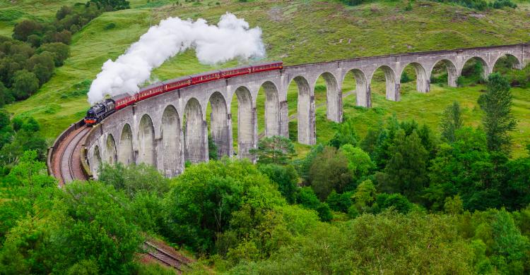 Viaducto en el valle de Glenfinnan 