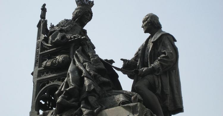 Estatua de Isabel La Católica