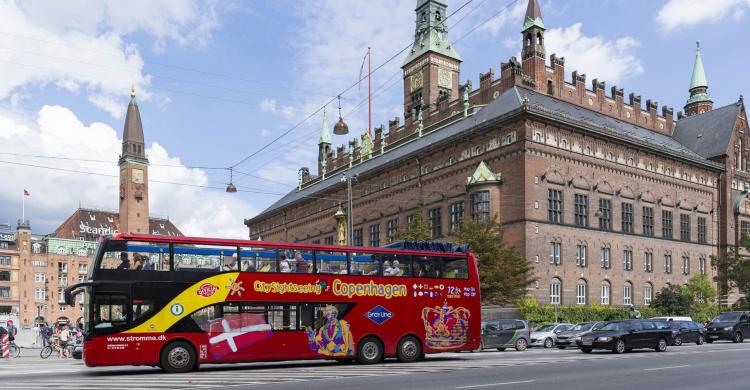 Recorre Copenhague a bordo del bus Hop On Hop Off