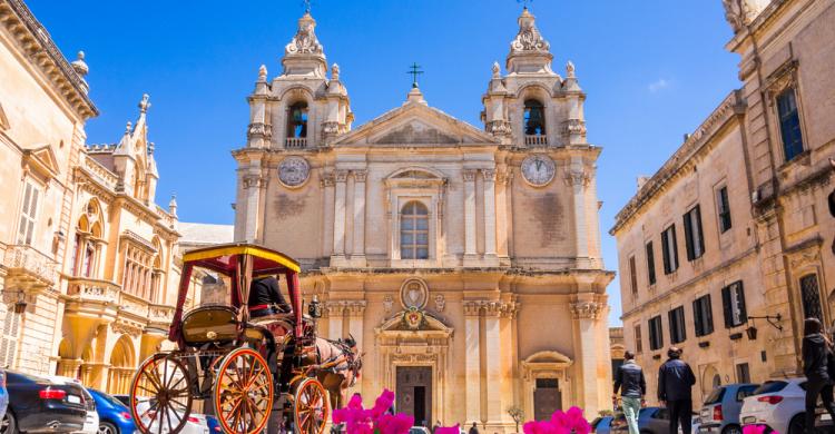 Catedral de San Pablo en la Plaza Mayor de Mdina