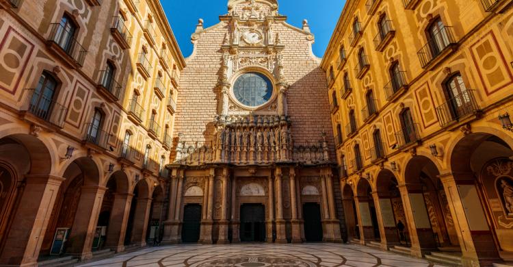 Interior del monasterio de Montserrat